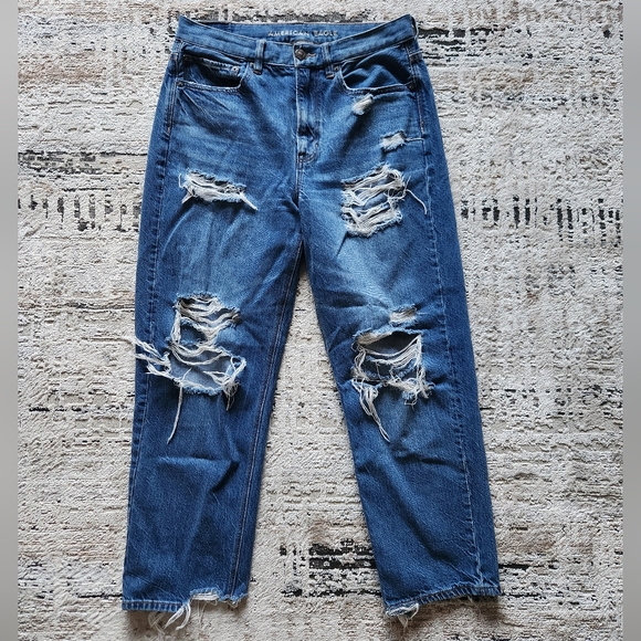 American Eagle 90s Boyfriend - Picture 2 of 5